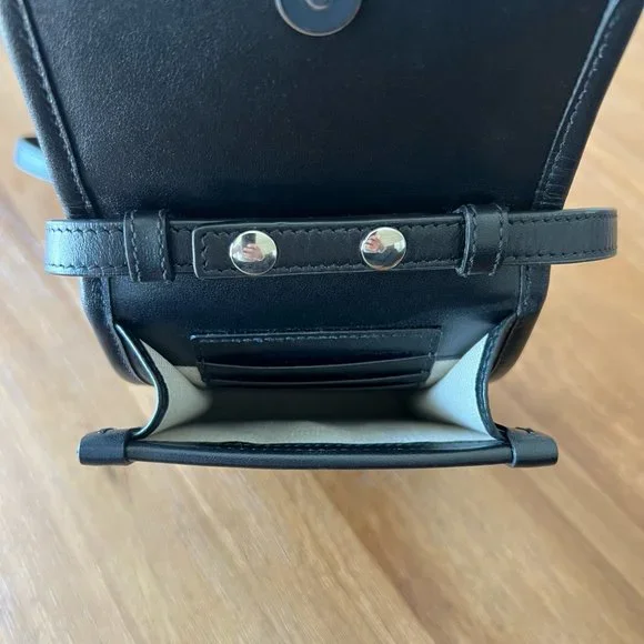 Gucci GG Embossed Mini Bag - Picture 5 of 5